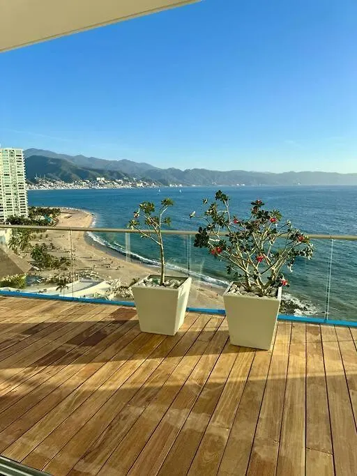 Luxurious Stay In The Heart Of Puerto Vallarta Apartmán